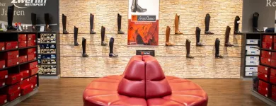 Unternehmen 1 Bild ZWERLIN REITSPORT HANDELS-GMBH Tiermarkt am Graz 6