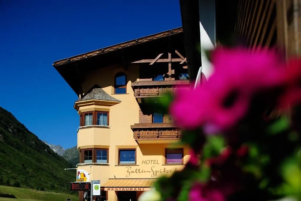 Unternehmen 51 Bild ALPENRESIDENZ BALLUNSPITZE