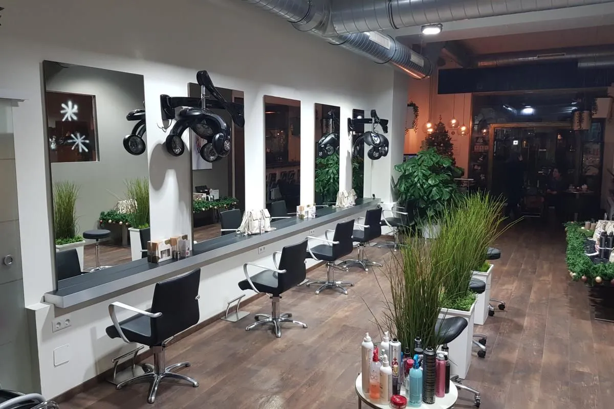 Unternehmen 1 Bild I.N. ROTHEN HAARSTUDIO & KAFFEEBAR