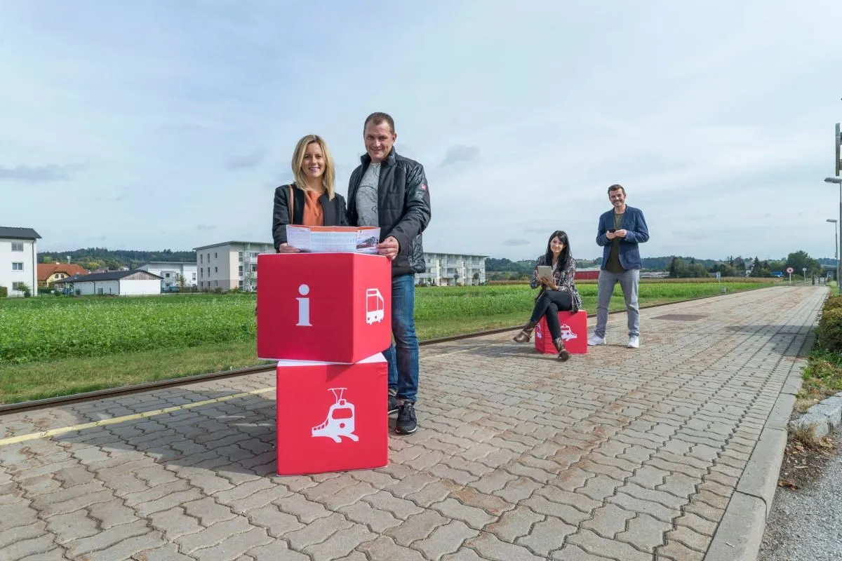 Unternehmen 3 Bild OÖVV OBERÖSTERREICHISCHER VERKEHRSVERBUND KUNDENCENTER