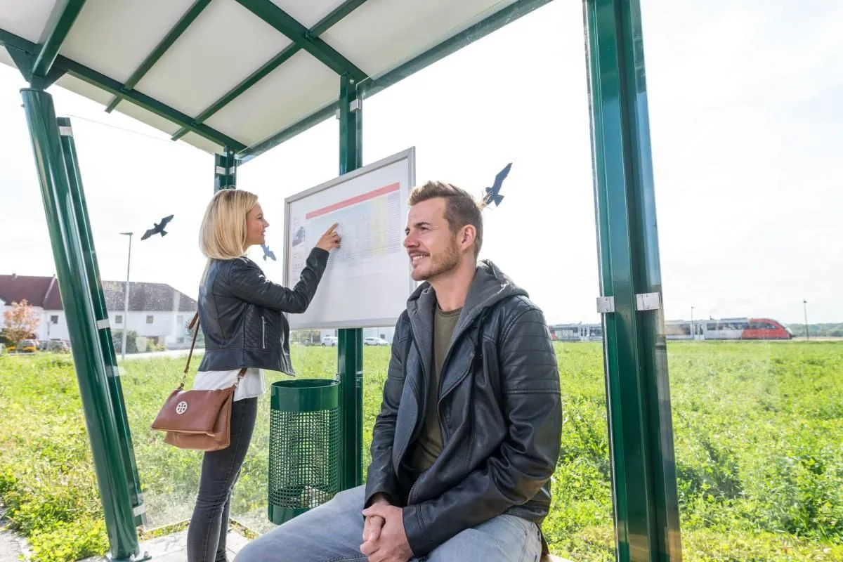 Unternehmen 1 Bild OÖVV OBERÖSTERREICHISCHER VERKEHRSVERBUND KUNDENCENTER