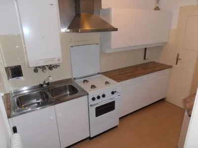 Unternehmen 2 Bild TISCHLEREI WIEN, KÜCHENRENOVIERUNG, LAMINATBODEN VERLEGEN, SCHARNIERTAUSCH, TISCHLERKULTUR.AT