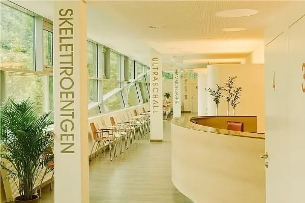 Unternehmen 4 Bild RÖNTGEN AM KAI - DR. GÜNTER PORSCH UND DR. KONRAD URANITSCH