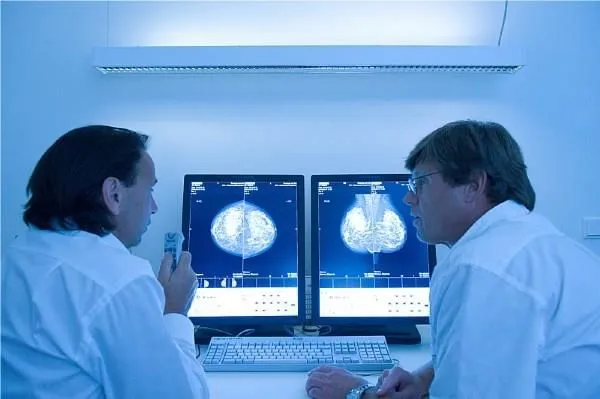 Unternehmen 6 Bild RÖNTGEN AM KAI - DR. GÜNTER PORSCH UND DR. KONRAD URANITSCH